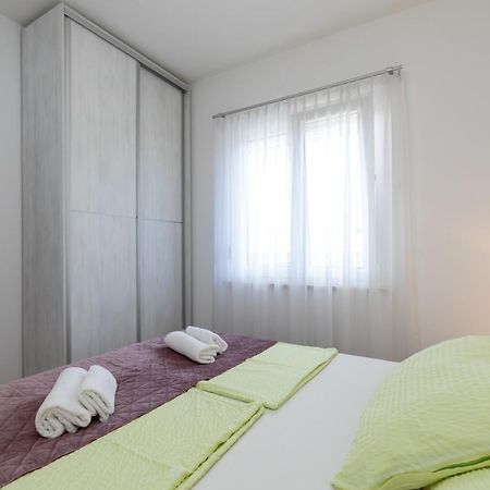 Apartments Lidija Matosevic Poreč Exteriör bild
