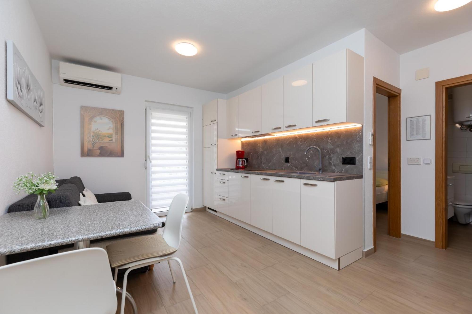 Apartments Lidija Matosevic Poreč Exteriör bild