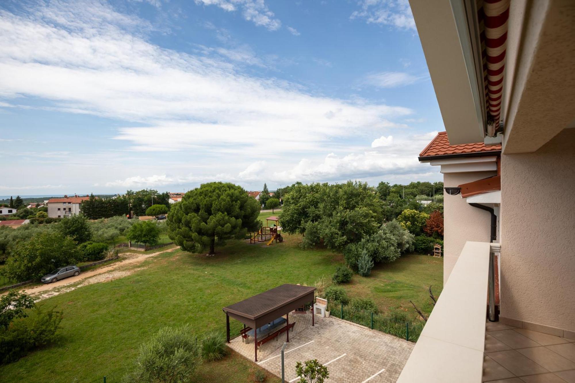Apartments Lidija Matosevic Poreč Exteriör bild